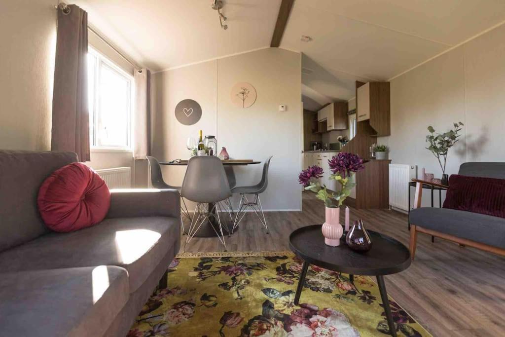 Villa 6-Persoons Chalet In Voorthuizen Op De Veluwe Extérieur photo